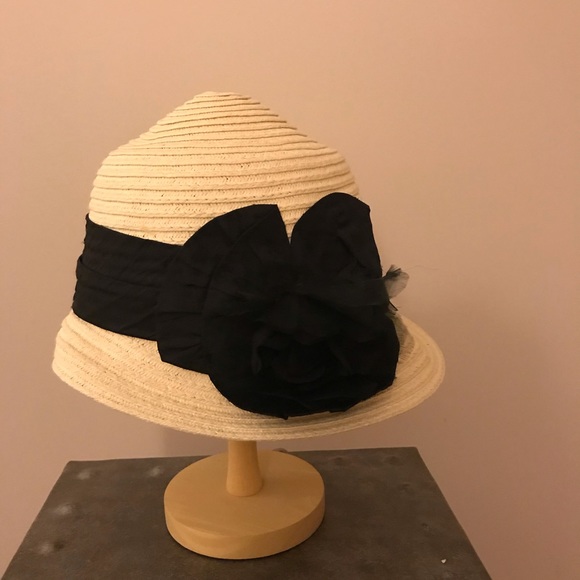 Stylish Toucan Collection New York hat